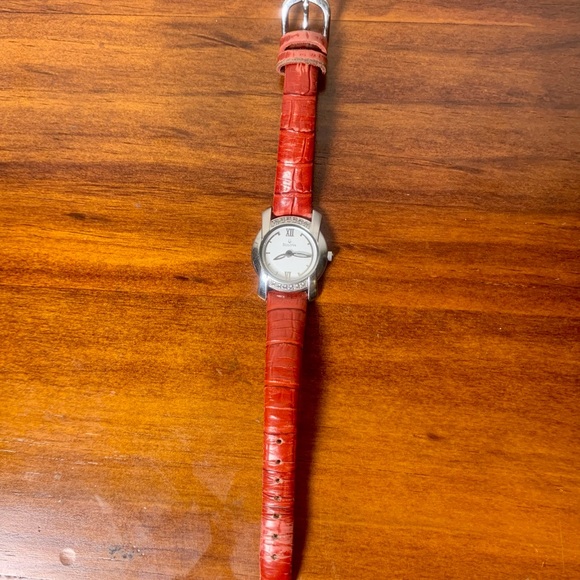 Bulova women’s watch with red leather band - Picture 7 of 7